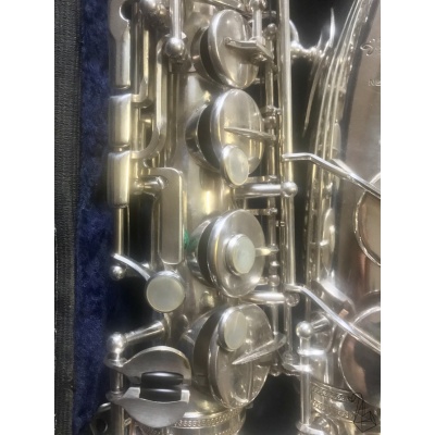 Saxophone Alto Selmer Mark VI Argenté SN82585 Main Droite